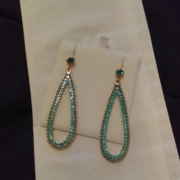 Aqua stone and bead dangle earrings - Picture 1 of 2